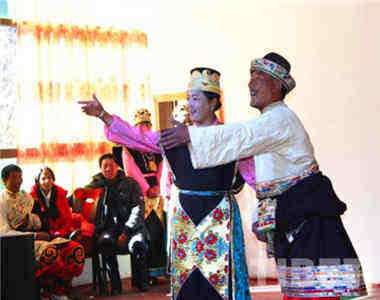 བོད་ལྗོངས་ཉིང་ཁྲི་ས་ཁུལ་གྱིས་ཀོང་པོའི་ལོ་གསར་བསུས་པ།