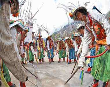 རྒྱལ་མོ་རོང་རྒྱུད་ཀྱི་མདའ་གྲིའི་གར་འཆམ།