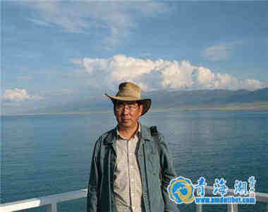 བོད་རིག་པའི་མཁས་པ་དང་རབ་འབྱམས་པའི་མཛུབ་སྟོན་སློབ་དཔོན་བན་གོ