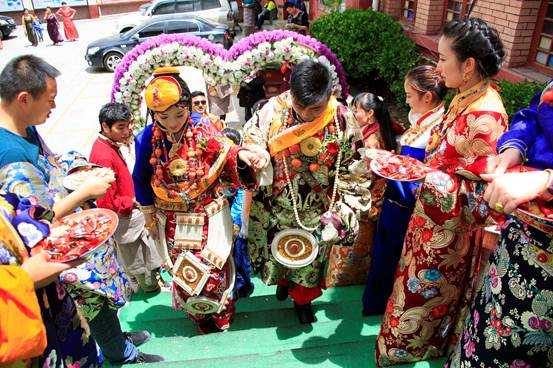 བོད་ཀྱི་གཉེན་སྟོན་མཛད་སྒོ།