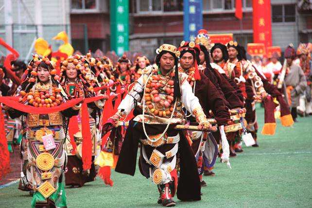 བོད་ཀྱི་རྒྱན་གོས་དར་ཚུལ།