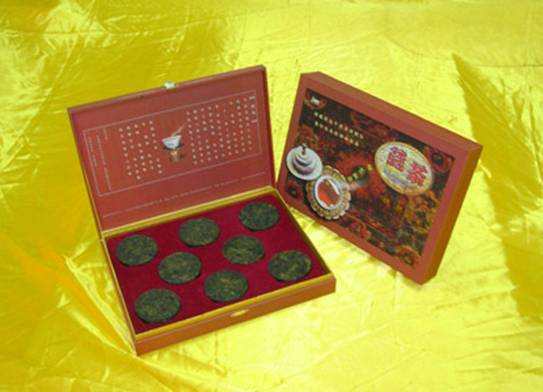 མཚོ་སྔོན་གྱིས་ཐོག་མར་བོད་ཇ་འདེབས་འཛུགས་བྱས་ཤིང་མུའུ་5000ལ་བོད་ཇ་འཛུགས་རྒྱུ་རེད།