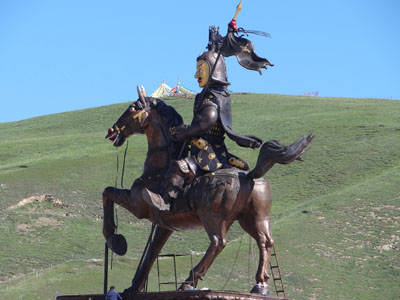 ༄༅། །མགོ་ལོག་ཁུལ་གྱི་གླིང་གེ་སར་སྐུ་འདྲ།