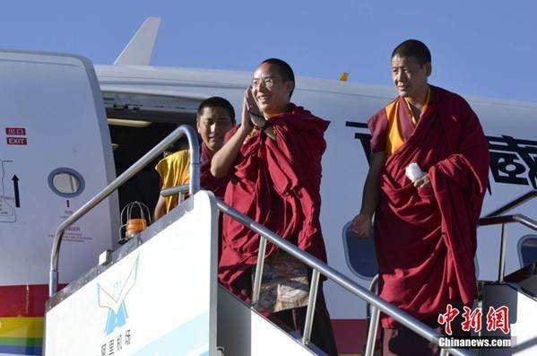པཎ་ཆེན་ཨེར་ཏི་ནི་ཆོས་ཀྱི་རྒྱལ་པོ་མཆོག་གིས་མངའ་རིས་སུ་ཆོས་ཀྱི་ཆོ་ག་ཐོག་མར་སྤེལ་བ།