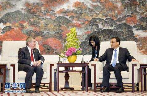 ལི་ཁེ་ཆང་གིས་རྒྱལ་སྤྱིའི་ཨོ་རྩལ་འགྲན་ཚོགས་ཨུ་ཡོན་ལྷན་ཁང་གི་ཀྲུའུ་ཞི་པཱ་ཧི་ལ་མཇལ་འཕྲད་གནང་།