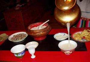 ༄༅། །བོད་པའི་ཟས་མཆོག་སྦྲང་དཀར་རྩམ་པ།