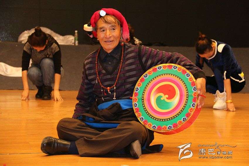 སི་ཁྲོན་ཞིང་ཆེན་གྱི་ཆེས་ཐོག་མའི་ཞིང་བའི་སྒྱུ་རྩལ་དུས་ཆེན་ཏཱ་ཀྲོའུ་ནས་འགོ་ཚུགས།