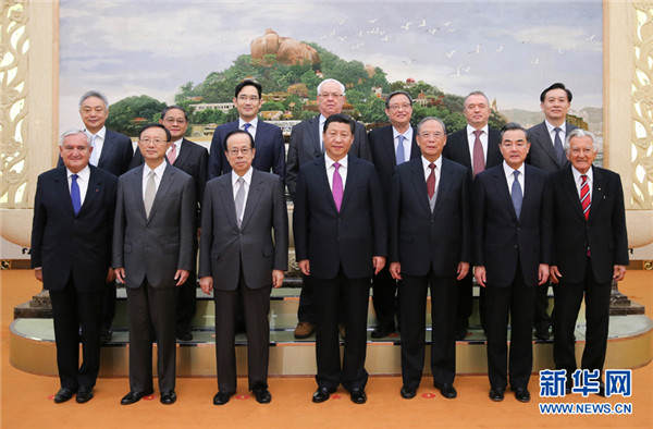 ཞི་ཅིན་ཕིང་ཡ་གླིང་པོ་ཨའོ་གླེང་སྟེགས་ལས་འཛིན་ལྷན་ཚོགས་ཀྱི་སྐུ་ཚབ་ལ་མཇལ་འཕྲད་གནང་།