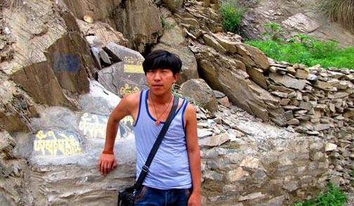 སྙན་ངག་པ་ནོར་བུ་རྣམ་རྒྱལ་ལ་2014ལོའི་ཀྲུང་གོའི་ལྷུག་རྩོམ་དང་སྙན་ངག་འགྲན་སྡུར་གྱི་བྱ་དགའ་ཐོབ།