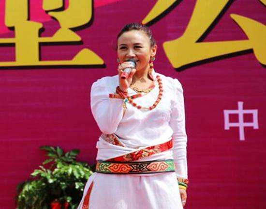 གཡུང་དྲུང་རྒྱལ་སོགས་སློབ་རོགས་ཀྱི་སྤྱི་ཕན་འཁྲབ་སྟོན་ཆེན་མོར་ཞུགས།