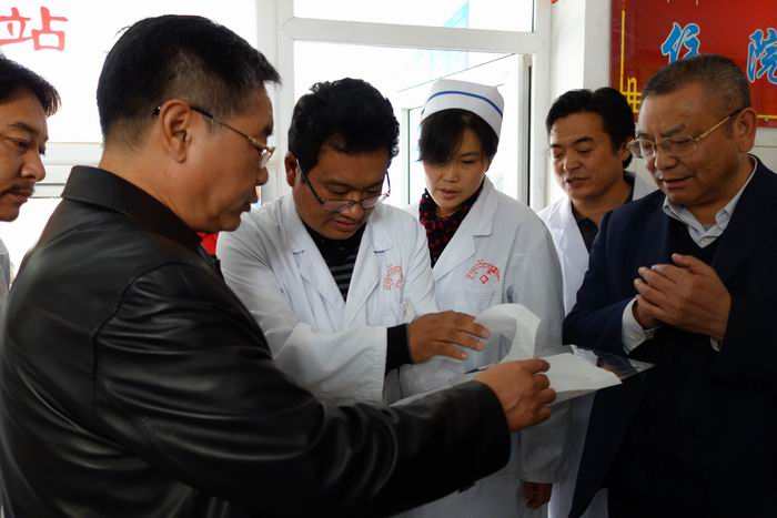 རྔ་བ་ཁུལ་གྱིས་ཕྱོགས་ཡོངས་ནས་སྨན་བཅོས་འཕྲོད་བསྟེན་བཅོས་བསྒྱུར་བྱེད་བཞིན་ཡོད་པ།
