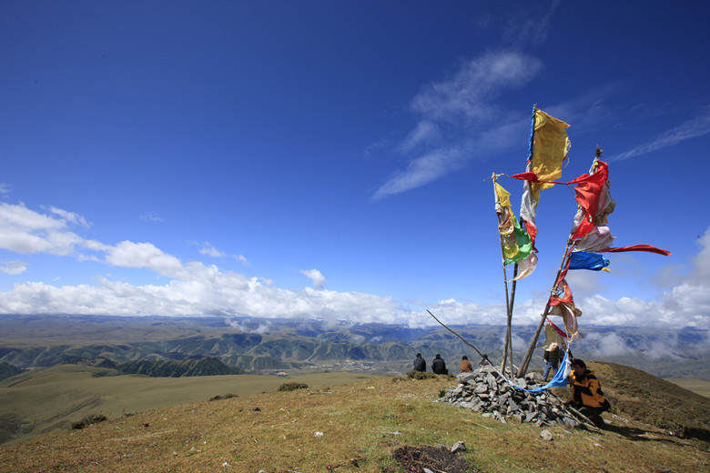 ༄༅། །མགར་སྟོང་བཙན་ཁྱིམ་རྒྱུད་ཀྱི་རྗེས་ཤུལ་འཚོལ་བ།