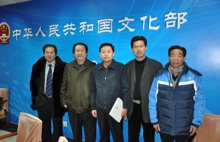 རིག་གནས་པུའུ་ཡིས་ཕྱོགས་གསུམ་ནས་སྤྱི་པའི་རིག་གནས་ཞབས་ཞུ་འདྲ་མཉམ་ལ་སྐུལ་འདེད་བྱ་རྒྱུ་རེད།