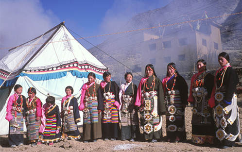 ༄༅། །ཉག་རོང་བཅུ་གསུམ།