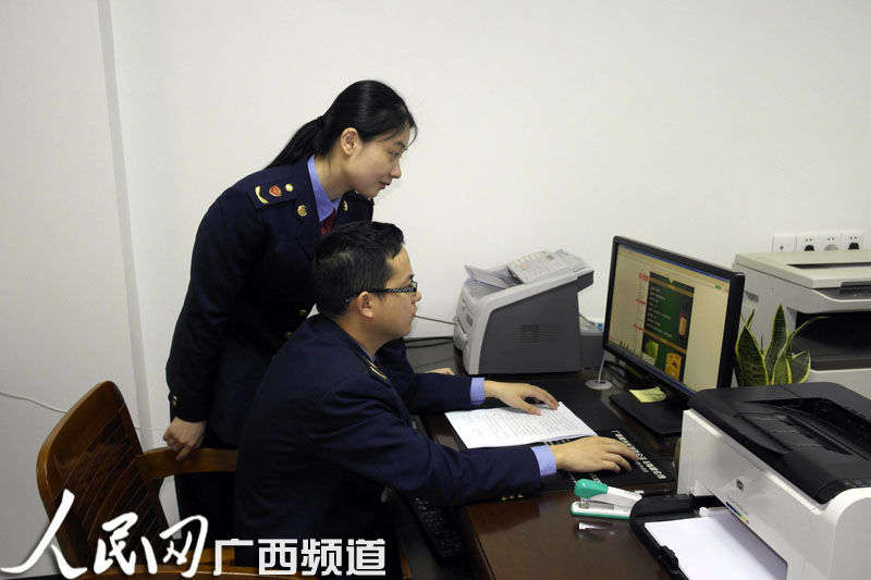 དཀར་མཛེས་ཁུལ་བཟོ་ཚོང་ཅུས་ཀྱིས་དྲ་རྒྱའི་རྫུན་བཟོའི་དྲིལ་བསྒྲགས་གྱོད་དོན་ཞིག་ཞིབ་བཤེར་ཐག་གཅོད་བྱས།