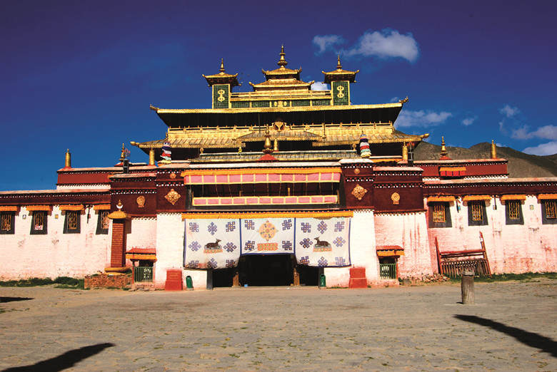༄༅། །བོད་དུ་སྒྲ་བསྒྱུར་སློབ་གྲྭ་ཐོག་མར་བཙུགས་པའི་སྐོར་རགས་ཙམ་གླེང་བ།