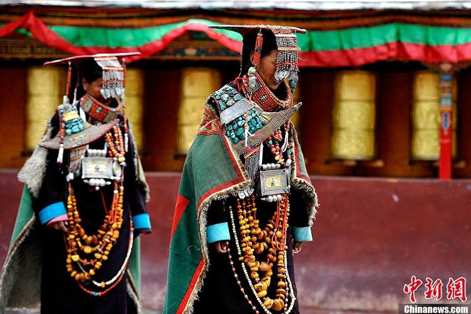 ༄༅། །བོད་སྤྱིའི་ཆས་གོས།