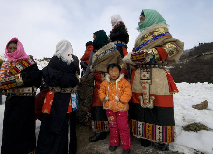 ༄༅། །འདོགས་ཆ་དང་བུད་མེད་ཀྱི་འབྲེལ་བ།