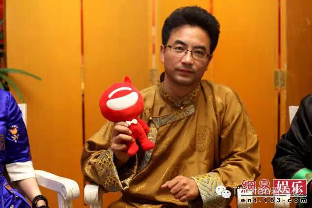ཀྲུང་གོའི་འཁྲབ་ཁྲིད་སྒྲིག་འཛུགས་ཀྱི་ལོ་རེའི་གཟེངས་བསྟོད་ཚོགས་འདུ་འཚོགས།