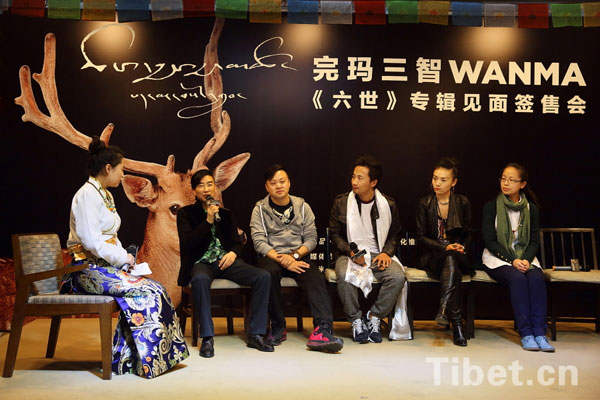 པདྨ་བསམ་འགྲུབ་ཀྱི་གླུ་གཞས་ཆེད་བསྒྲིགས་གསར་པ་པེ་ཅིང་དུ་འཚོང་འགོ་བརྩམས།