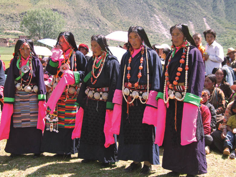 ༄༅། །ཁམས་ཉག་རོང་དང་སྐོར་བྲོ།