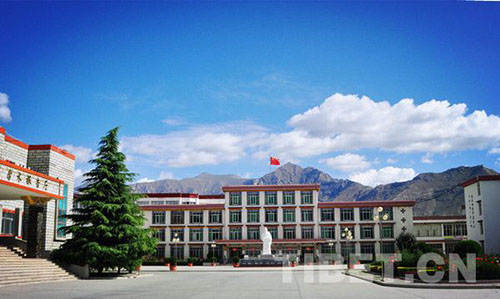 བོད་ལུགས་གསོ་རིག་སློབ་གླིང་གི་དཔེ་མཛོད་ཁང་དེ་འཛམ་གླིང་གི་བོད་ལུགས་གསོ་རིག་ཆ་འཕྲིན་ལྟེ་གནས་ཆེ་ཤོས་སུ་འཛུགས་སྐྲུན་བྱ་བའི་འཆར་གཞི་ཡོད།