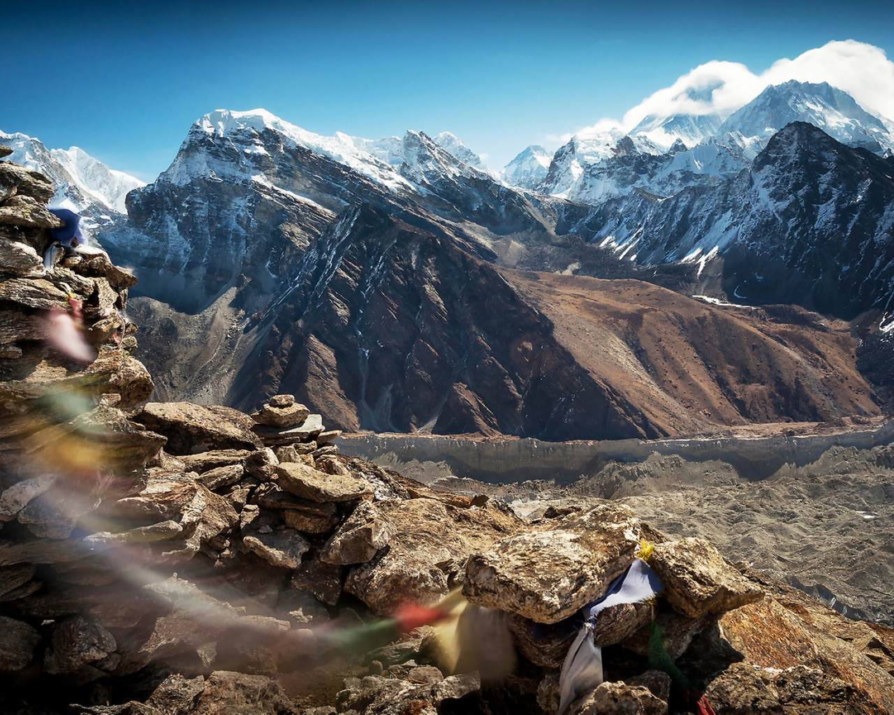 ༄༅། །བོད་ཀྱི་ལོ་རྒྱུས་རྒྱུན་ཤེས་གཞོན་ནུའི་མགུལ་རྒྱན།