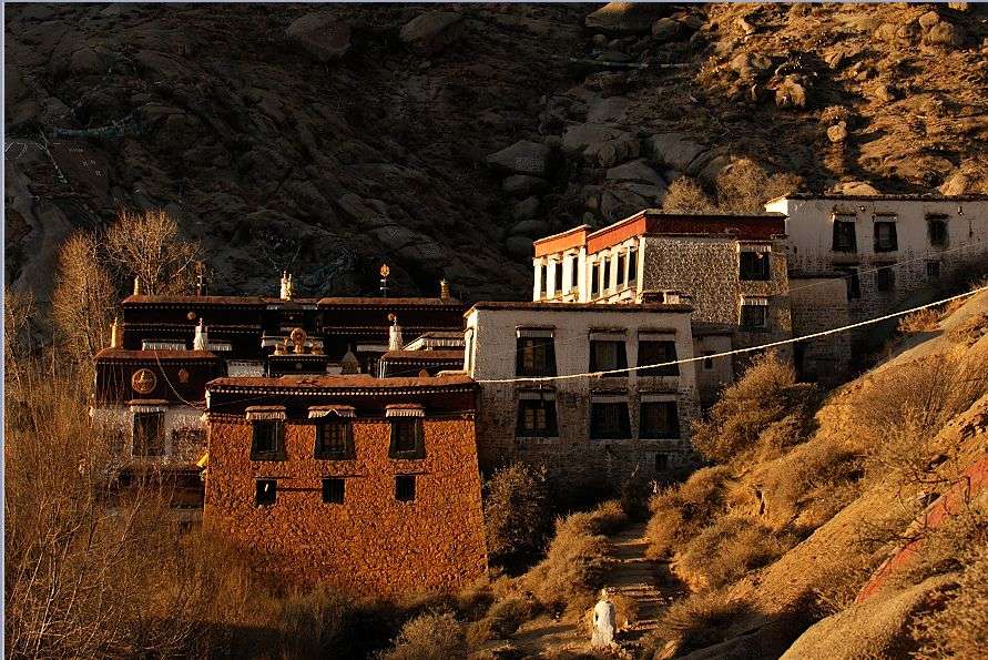 ༄༅། །གྲི་གུམ་བཙད་པོ་དང་གཤེན་ཀླུ་དགའི་བོན་གཏེར་སྐོར།