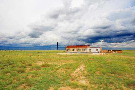 རྔ་བ་ཁུལ་གྱི་ཕྱུགས་བསྐྱུར་རྩྭ་འདེབས་རྣམ་གྲངས་ཀྱི་མ་དངུལ་སྒོར་ཁྲི་9744.5སྤྲད་ཐོན་བྱུང་།