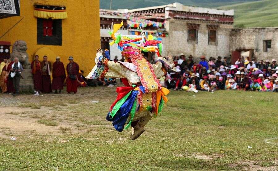 མི་ཉག་མགར་ཐར་དགོན་པས་དྲུག་པའི་དབྱར་ཆོས་ཆེན་མོ་འཚོགས་པ།