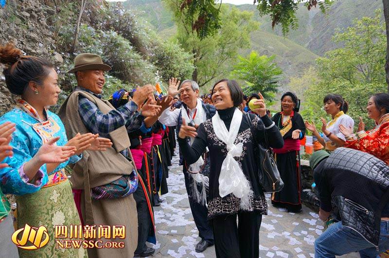 རྒྱ་ཡིག་འཕྲིན་སྦྱོར་གསར་འགོད་པ་སི་ཁྲོན་བོད་ཁུལ་དུ་ཕེབས་རྗེས། བོད་ཁྱིམ་འདི་འདྲའི་དེང་རབས་ཅན་ཞིག་ཡིན་པ་བློ་ཡུལ་ལའང་ཤར་མ་མྱངས་ཟེར།
