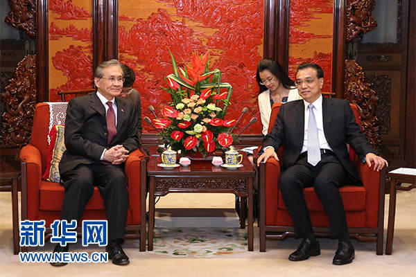 ལི་ཁེ་ཆང་གིས་ཐེ་ལན་དིའི་ཕྱི་འབྲེལ་པུའུ་ཀྲང་ཏོན་པཱ་མ་ཝེ་ནེ་དང་མཇལ་འཕྲད་གནང་།