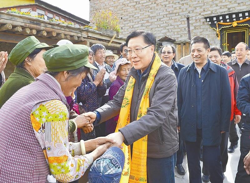 ཝང་ཏུང་མིང་གིས་དཀར་མཛེས་ཁུལ་དུ་རྟོག་ཞིབ་གནང་།