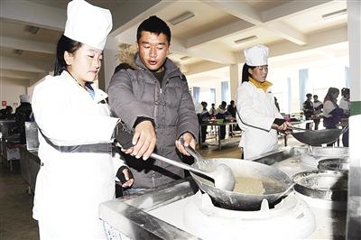 བོད་ལྗོངས་ཀྱི་ལས་རིགས་སློབ་གསོའི་འཕེལ་ཚུལ་རྣམ་པ་བཟང་པོ་བྱུང་ཡོད།