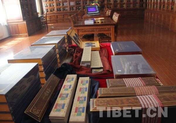 ཀན་སུའུ་ཞིང་ཆེན་ཀན་ལྷོ་ཁུལ་གྱིས་ལོ་ངོ་30ལྷག་གི་རིང་ལ་བོད་ལུགས་གསོ་རིག་དང་བོད་སྨན་རིག་གཞུང་3000ལྷག་འཚོལ་བསྡུ་དང་ལེགས་སྒྲིག་བྱས།