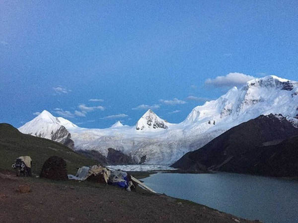 ༄༅།། ཡུལ་སྐྱོང་མགོན་ལྷ་དཀར་པོ།