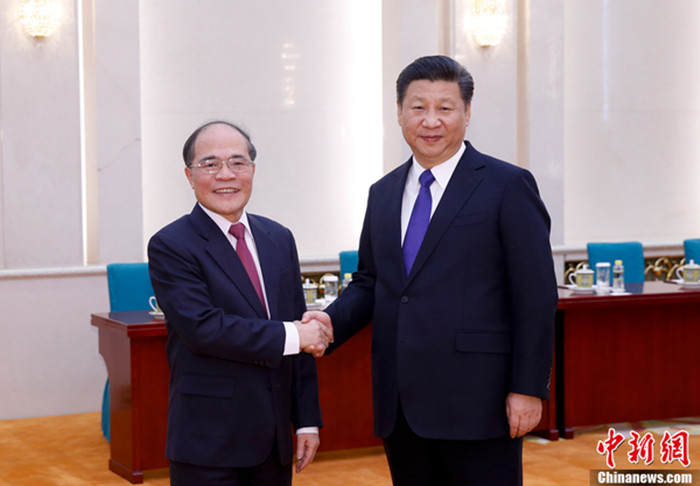 ཞི་ཅིན་ཕིང་གིས་ཝེད་ནམ་རྒྱལ་ཁབ་ཀྱི་རྒྱལ་ཚོགས་ཀྲུའུ་ཞི་རོན་ཧྲིན་ཞུང་དང་མཇལ་འཕྲད་གནང་།
