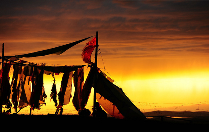 ༄༅།། ཨ་མདོའི་ཡུལ་སྐད་ལས་ར་སྒྲའི་སྐོར་རགས་ཙམ་གླེང་བ།