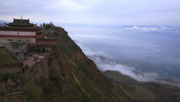 ༄༅།།བྱ་ཁྱུང་དགོན་པ།
