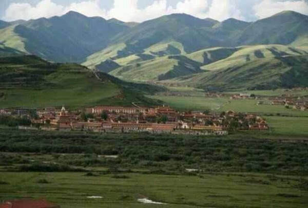 ༄༅།། བསེ་དགོན་པ་ངོ་སྤྲོད།