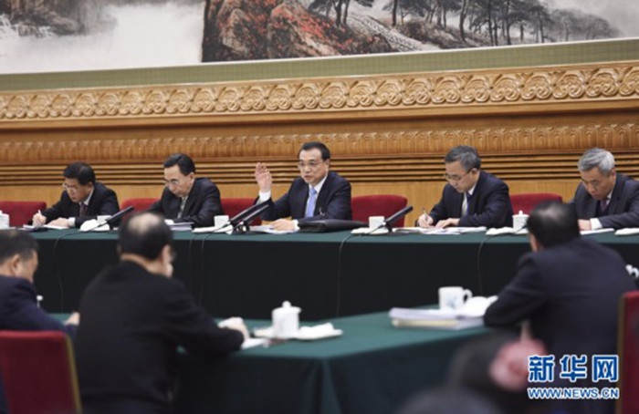 ལི་ཁེ་ཆང་ཀོང་ཏུང་གི་འཐུས་མི་ཚོགས་པའི་གྲོས་ཞིབ་ལ་ཞུགས།