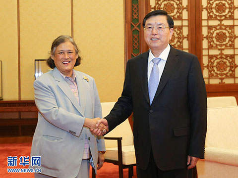 ཀྲང་ཏའེ་ཅང་གིས་ཐེ་ལན་དའི་སྲས་མོ་སི་ལིན་ཐུང་དང་མཇལ་ཕྲད་གནང་།