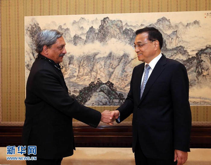 ལི་ཁེ་ཆང་གིས་རྒྱ་གར་གྱི་རྒྱལ་སྲུང་པུའུ་ཀྲང་ཕ་ལི་ཁར་དང་མཇལ་འཕྲད་གནང་།