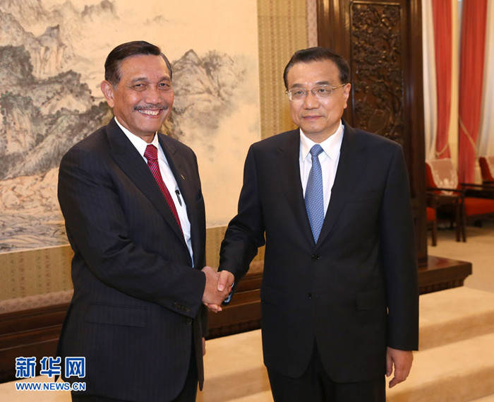 ལི་ཁེ་ཆང་གིས་ཧིན་རྡུ་ཉི་ཞི་ཡའི་མགྲོན་པོ་དང་མཇལ་འཕྲད་གནང་།