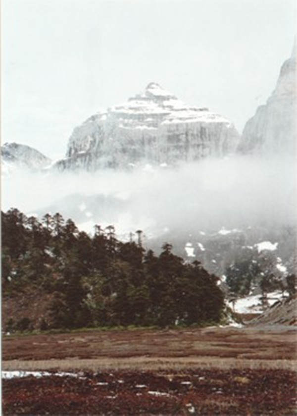 ༄༅།། རང་བྱོན་མཆོད་རྟེན།