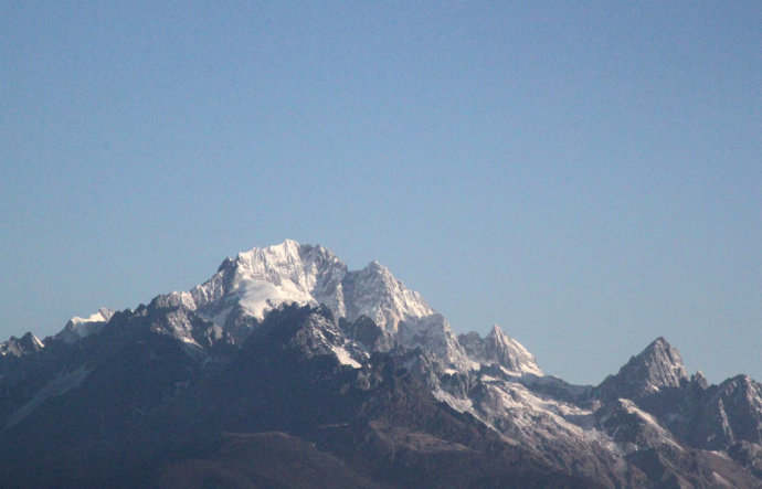 ༄༅།།གནས་ཆེན་འཇང་རི་སྨུག་པོའི་ངོ་སྤྲོད་བསྡུས་དོན།