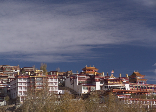 ༄༅།། དཀར་མཛེས་དགོན།