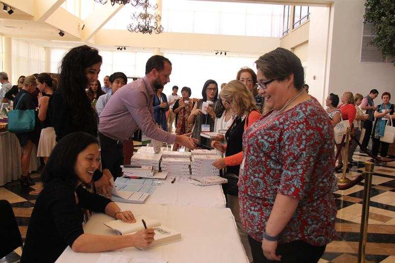 སྐབས་དང་པོའི་འཛམ་གླིང་གི་དགེ་མཚན་ལྡན་པའི་སློབ་གསོའི་མནའ་འབྲེལ་དབུ་བརྙེས་པའི་ཚོགས་ཆེན་ཨ་མེ་རི་ཁ་ནས་ཚོགས་འགོ་ཚུགས་པ།