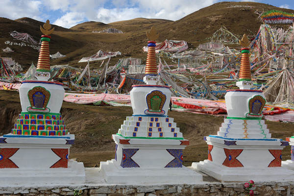 ༄༅།། གྲུབ་མཐའི་འབྱུང་བ་རགས་ཙམ་བརྗོད་པ་ཚིག་ཕྲེང་ངག་གི་རོལ་མཚོ།