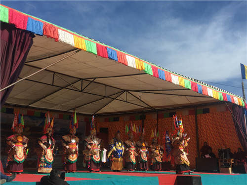 ཧུང་ཡོན་རྫོང་ནས་བོད་ཀྱི་ཟློས་གར་《གེ་སར་རྒྱལ་བོ།》ཆེད་ཚོགས་འཁྲབ་སྟོན་བྱས་པ།